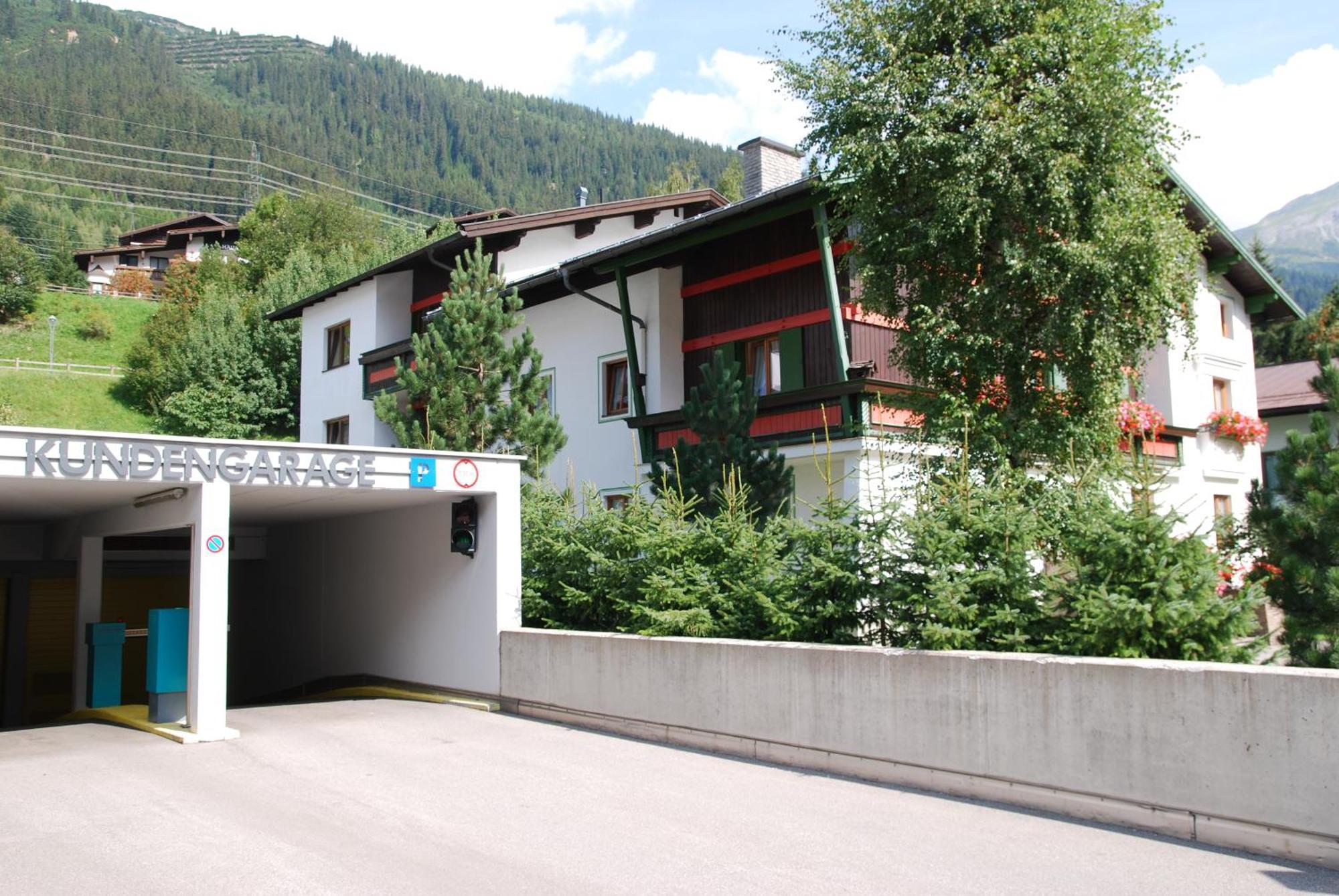 Haus Gamberg Hotel Sankt Anton am Arlberg Exterior photo